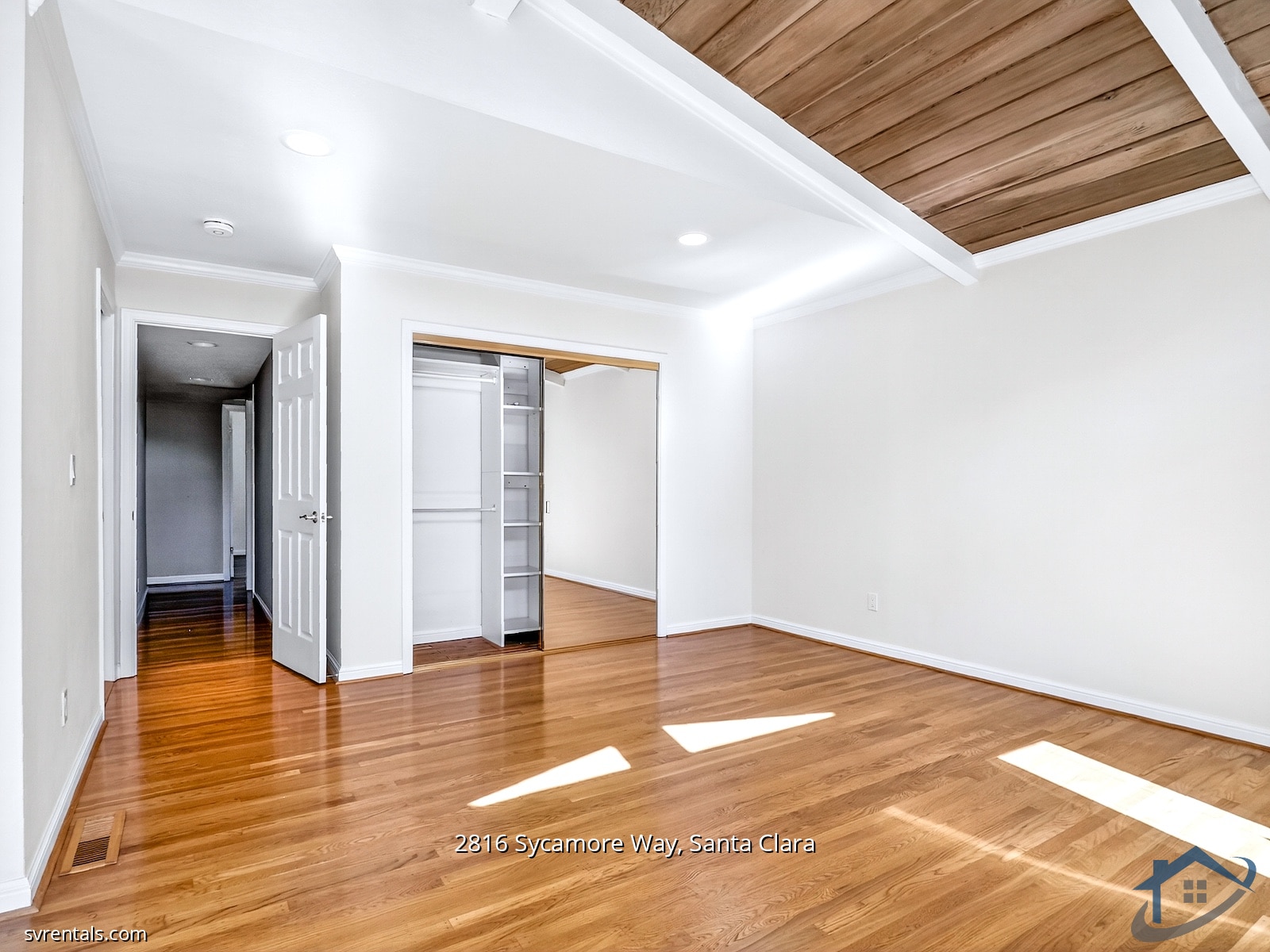 Building Photo - 2816 Sycamore Way