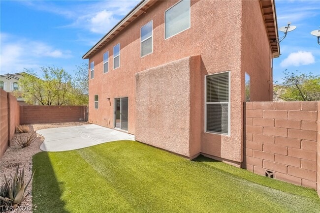 Building Photo - 7261 Madarang Ave