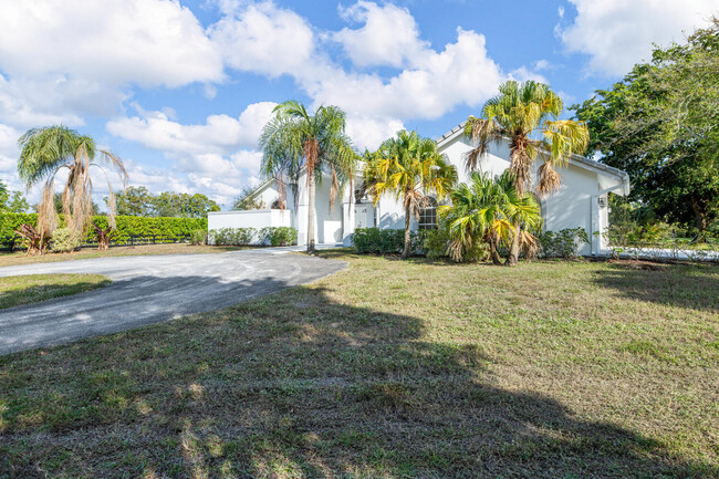 Building Photo - 2696 Appaloosa Trail