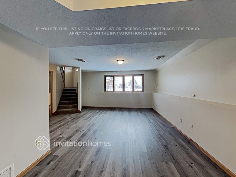 Building Photo - 3746 Hamlet Ave N