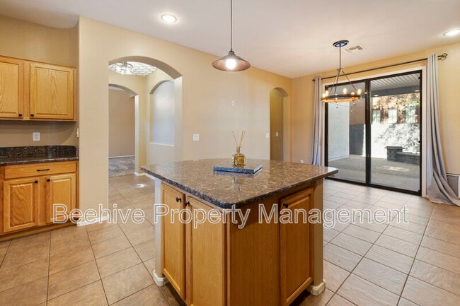 Building Photo - 2314 W Jake Haven