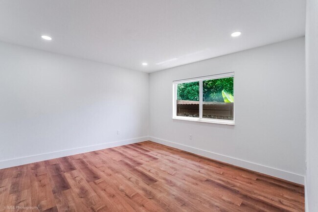 Building Photo - 1293 NW 38th St