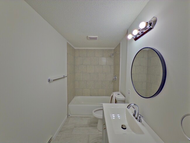 Building Photo - 8 Howard Ct