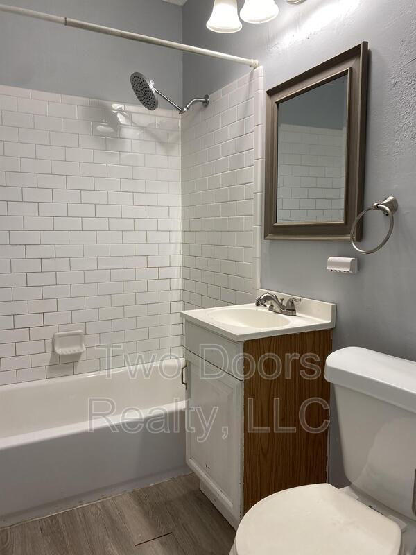 Building Photo - 632 SW 44th St