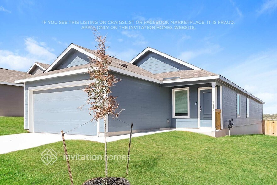 Building Photo - 3226 Roslyn Grist