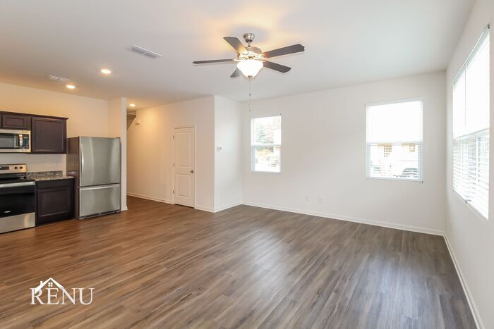 Building Photo - 3085 Calcutta St