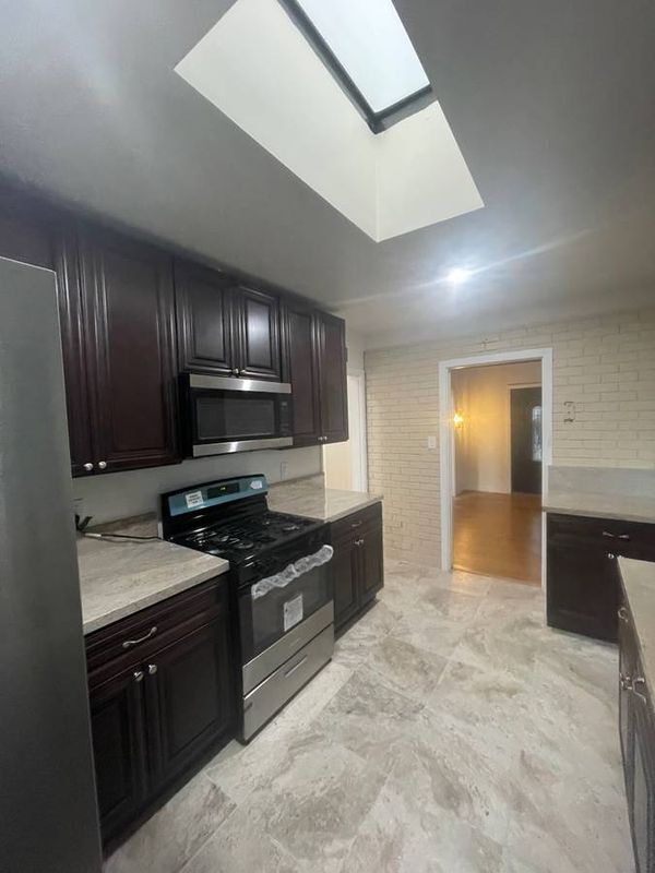 Building Photo - 5741 E 23rd St