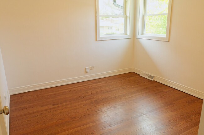 Building Photo - 9944 Cook Ave