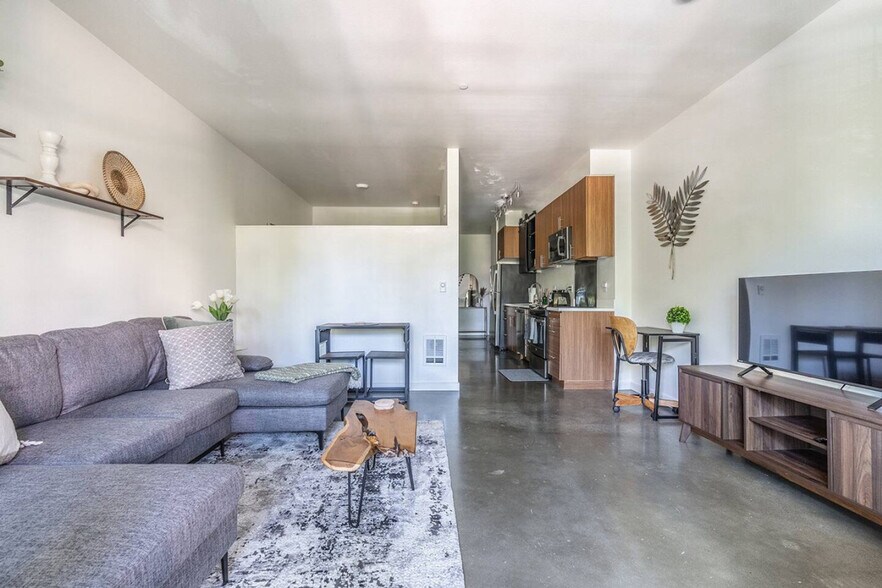 Building Photo - 2407 E Union St