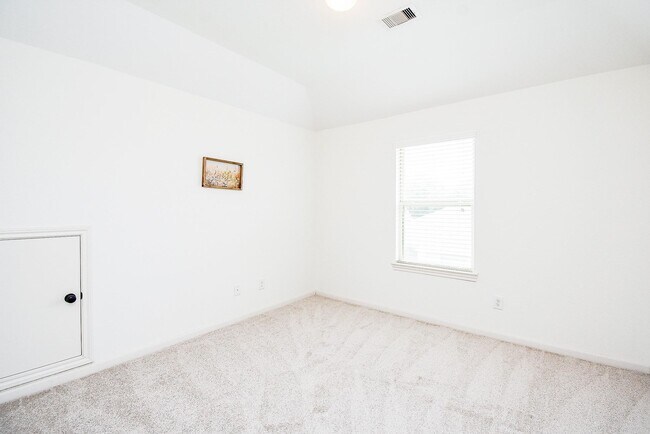 Building Photo - 6410 Papaya Bend Dr
