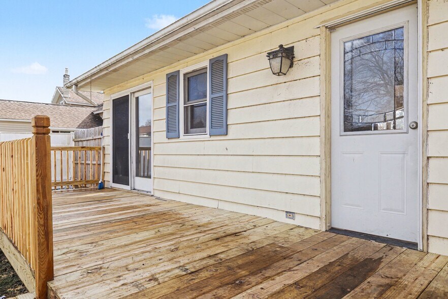 Building Photo - 205 E Murray Ave