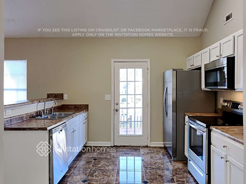 Building Photo - 1155 St Phillips Ct
