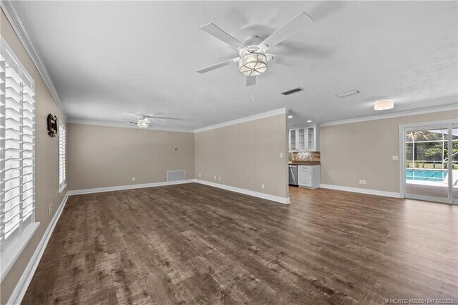 Building Photo - 1119 NW Fork Rd