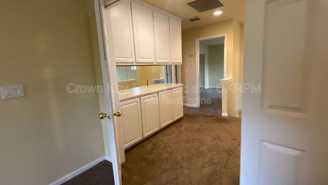 Building Photo - 1367 Gwerder St