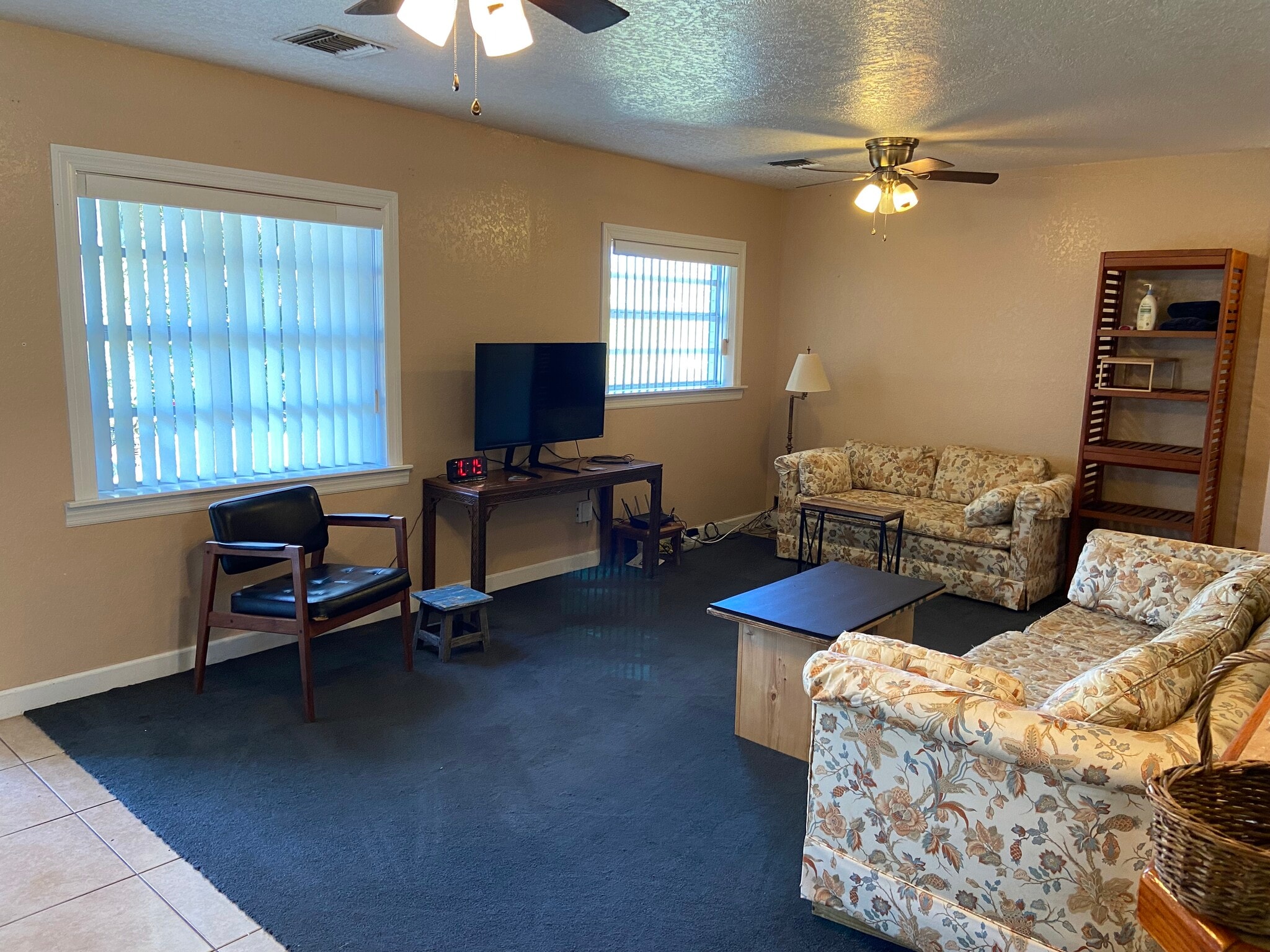 Building Photo - 2601 Bonneville Dr