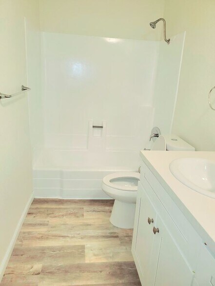 Building Photo - 9765 Dale Ave