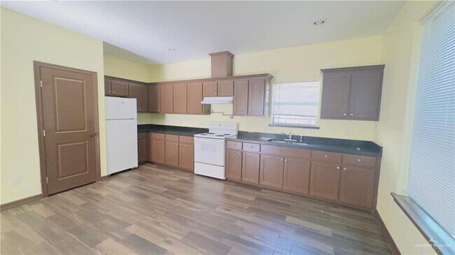 Building Photo - 6 Fig Dr