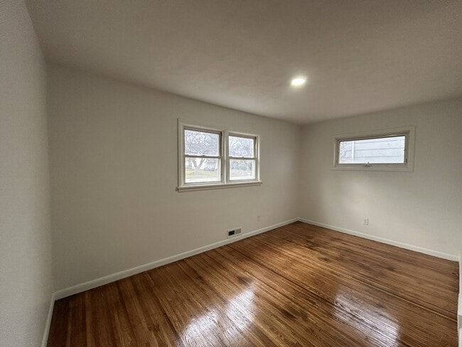 Building Photo - 254 W Craig Hill Dr