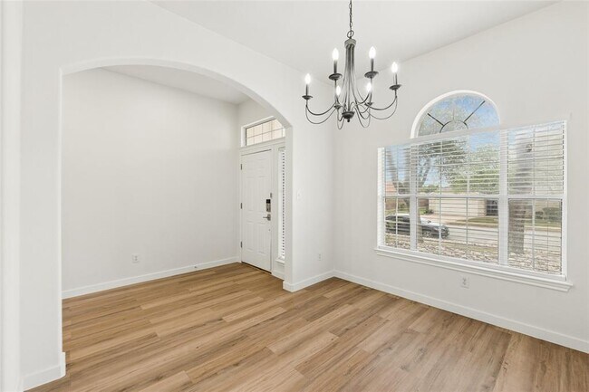 Building Photo - 1506 Cosmos Way