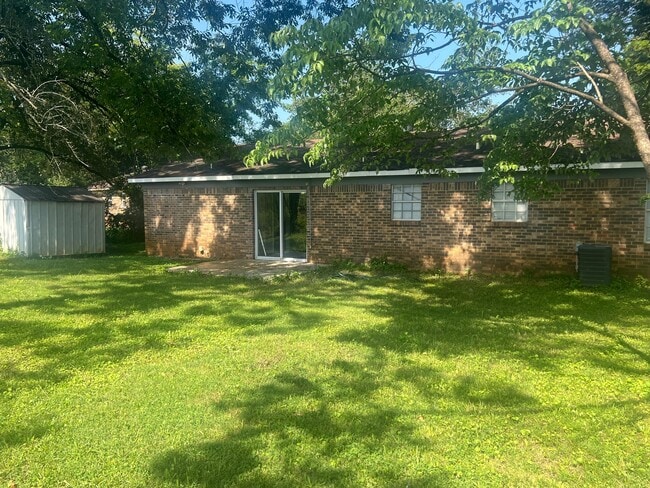 Building Photo - 3952 Tanglebush Ln NW