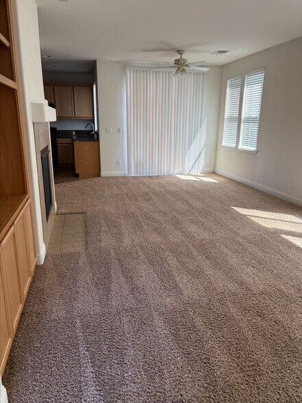 Building Photo - 2561 Cottage Pointe Dr