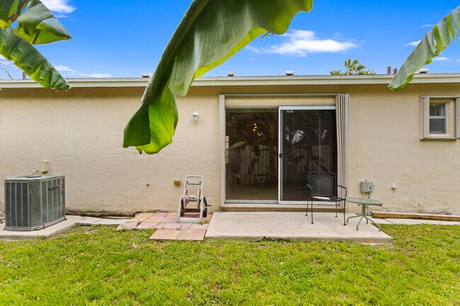 Building Photo - 13945 Langley Pl