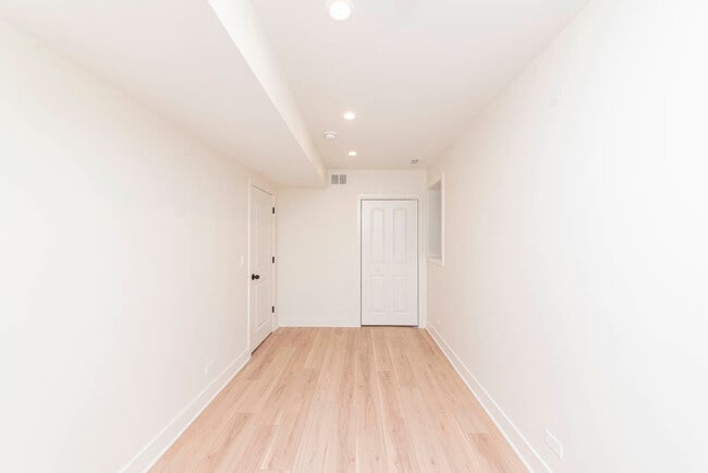 Building Photo - 2825 N Rockwell St