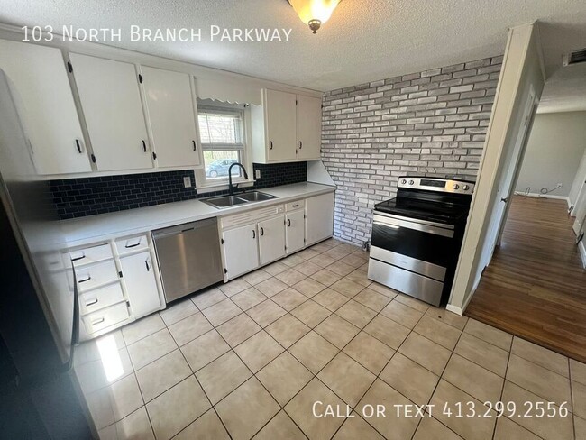 Building Photo - 103 N Branch Pkwy