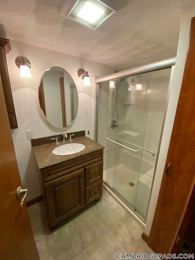 Building Photo - 161 Otis St