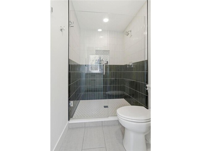 Building Photo - 6201 Gustavus Dr