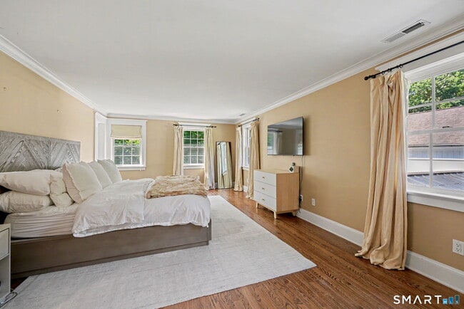 Building Photo - 51 Squires Ln
