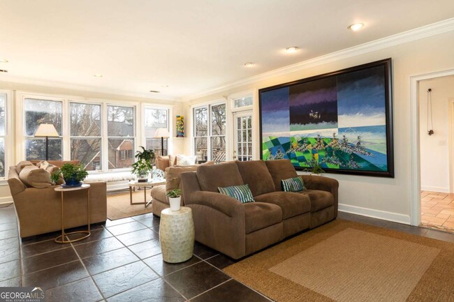 Building Photo - 7155 Roswell Rd