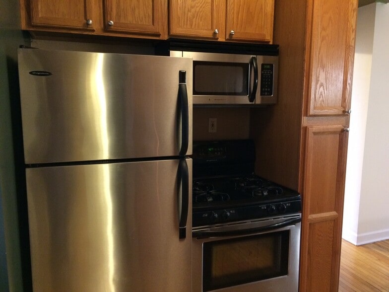 Kitchen 3 - 1952 W George St