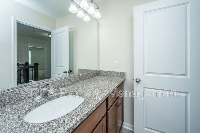 Building Photo - 201 Bigleaf Ct