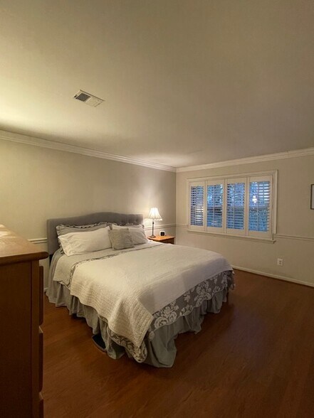 Building Photo - 12 Wingate Ct