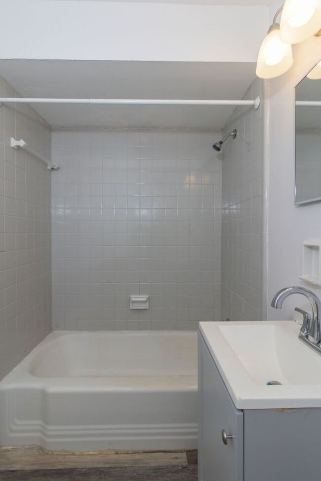 Building Photo - Total Electric! 3BR/1BA