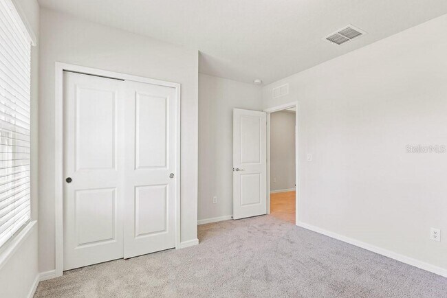 Building Photo - 910 Golden Shiner Ave
