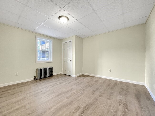 Building Photo - 32 Harwood St