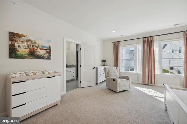 Building Photo - 831 Stonecliffe Rd