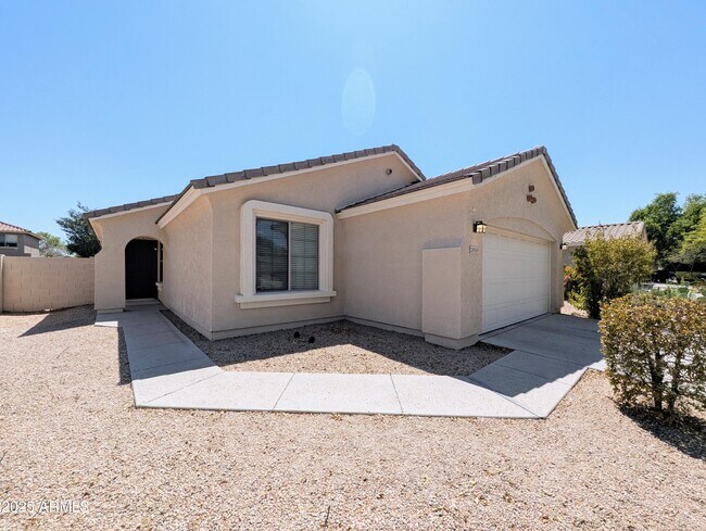 Building Photo - 13959 W Country Gables Dr