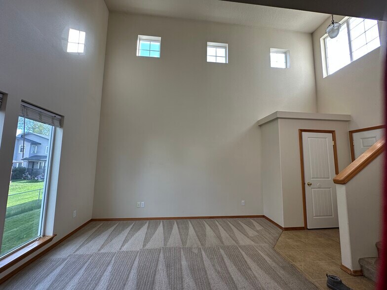 Building Photo - 1374 Kaleigh Ct