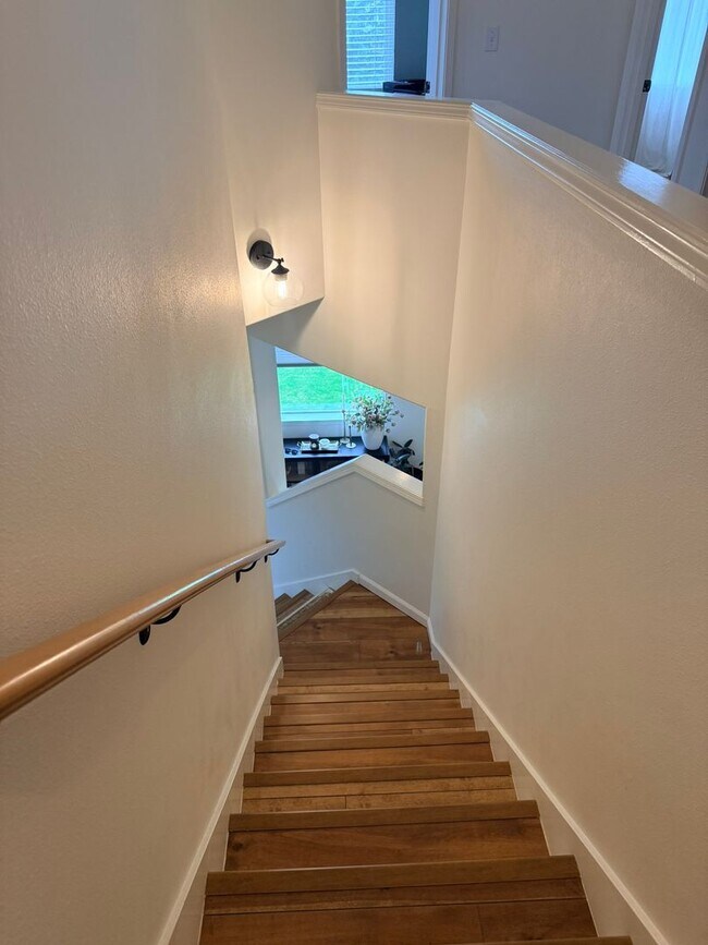 Building Photo - Lovely 4 Bedroom Home in Philomath