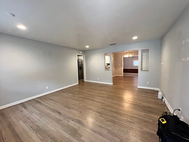 Building Photo - 3219 Fruitwood Ln