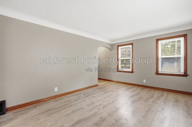 Building Photo - 249 S Hartnett Ave