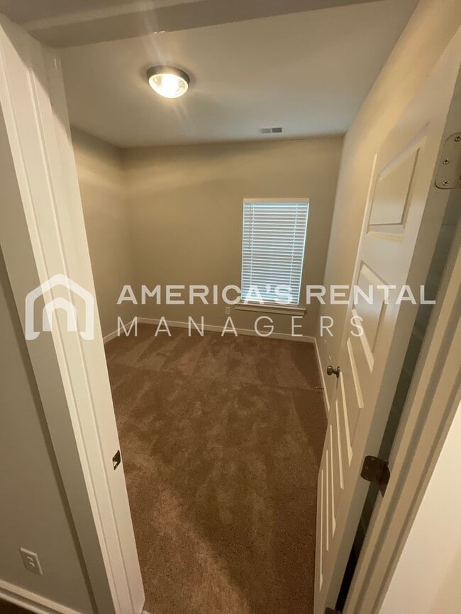 Building Photo - Home for Rent in Oak Grove, AL!!! Available to View Now!