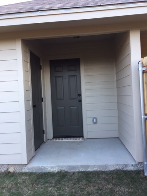 Building Photo - 1106 W 2nd St