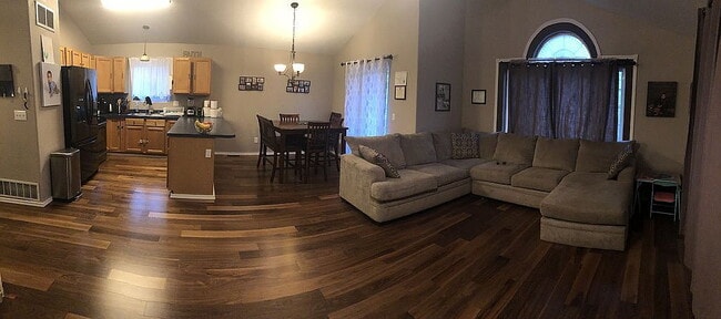 Building Photo - 3-Bed, 2-Bath Retreat in Scenic Eagle River, AK!"