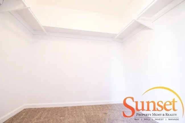 Building Photo - 7755 Starling Dr