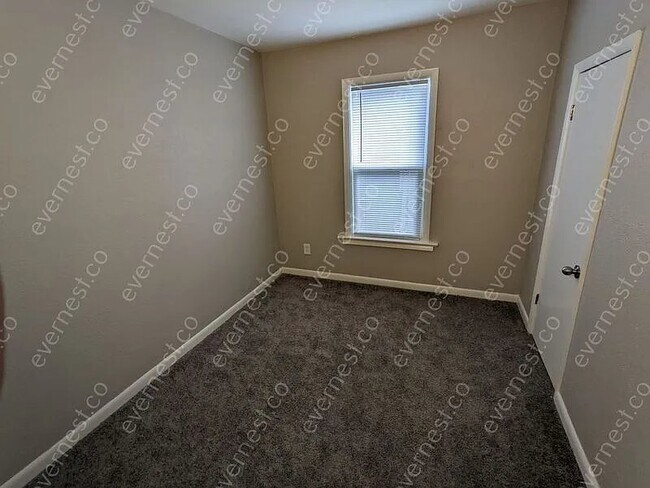 Building Photo - 617 Nicholas St