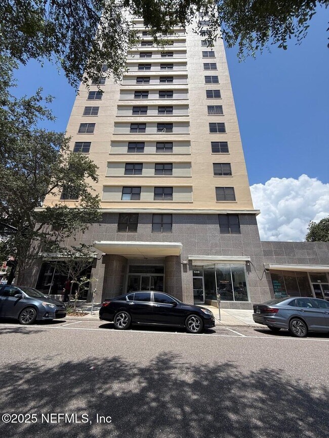 Building Photo - 311 W Ashley St